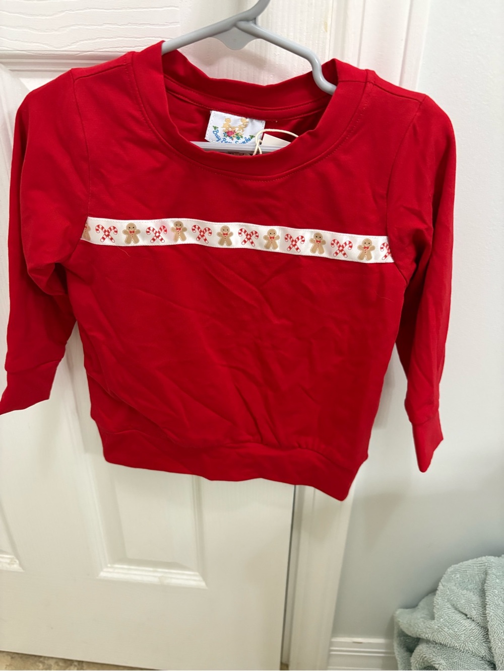Busy Bee Smocks Red Long-Sleeve Christmas Tee with Gingerbread Ribbon